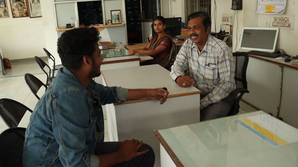 முற்றிலும் 1 ரூபாய் நாணயங்களை கொடுத்து வாங்கப்பட்ட டோமினார் 400 பைக்!! ஷோரூமை அதிரவைத்த சேலத்து இளைஞர்!