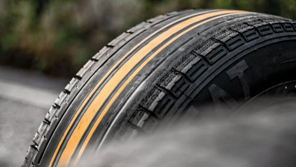 டயர்களில் ஏன் மஞ்சள் கோடுகள் இருக்கின்றன தெரியுமா? இந்த விஷயம் தெரிந்தால் உங்களை யாரும் ஏமாத்த முடியாது!