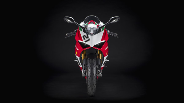 ரூ. 21 லட்சம் எல்லாம் ரொம்ப அதிகமுங்க... இது காரோட விலை இல்ல படத்துல இருக்க பைக்கோட விலை! அப்படி என்ன இருக்கு இந்த பைக்குல?