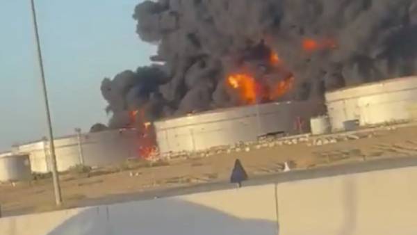 ஏமனில் எண்ணெய் கிணறுகள் மீதான தாக்குதல் எதிரொலி... விலை உயர்ந்த கச்சா எண்ணெய்!! இது இப்போதைக்கு முடியாது போலயே