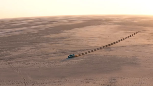 இந்திய தார் பாலைவனத்தை கடந்த முதல் எஸ்யூவி கார்!! எது தெரியுமா? மொத்தம் 3 நாட்களாகி உள்ளது...!