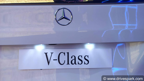 ஒரு சிலர் கிட்ட மட்டும்தான் இருக்கு... மிகவும் விலை உயர்ந்த பென்ஸ் காரை வாங்கிய பிரபலம்... எவ்ளோனு தெரியுமா?