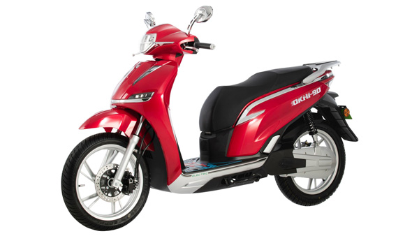 சிங்கிள் சார்ஜில் 160 கிமீ ஓடும்! இந்த விலைக்கு இப்படி ஒரு எலெக்ட்ரிக் ஸ்கூட்டரா? இப்பவே வாங்கணும் போல இருக்கே