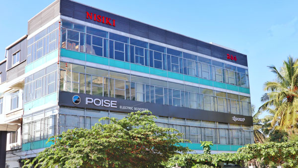 போய்ஸ் பிராண்டின் என்எக்ஸ்120 மற்றும் கிரேஸ் இ-ஸ்கூட்டர்கள்!! பேட்டரியை கையிலும் எளிதாக எடுத்து செல்லலாம்!