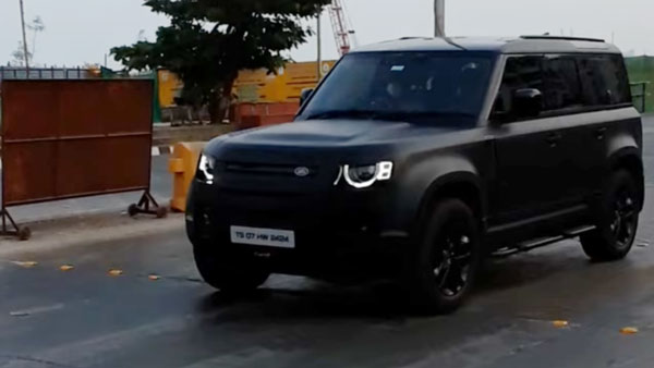 கருப்பு நிற Land Rover Defender சொகுசு காரில் கெத்தாக வலம் வந்த பிரகாஷ் ராஜ்... இது எவ்ளோ விலையுயர்ந்த கார் தெரியுமா?