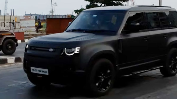 கருப்பு நிற Land Rover Defender சொகுசு காரில் கெத்தாக வலம் வந்த பிரகாஷ் ராஜ்... இது எவ்ளோ விலையுயர்ந்த கார் தெரியுமா?