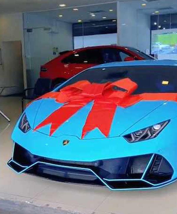 முழு மாத கர்பத்திலும் கணவரை ஆச்சரிய பரிசால் மகிழ்வித்த இளம்பெண்! இந்த பரிசுக்கு பின்னால இவ்ளோ பெரிய காரணம் இருக்கா?