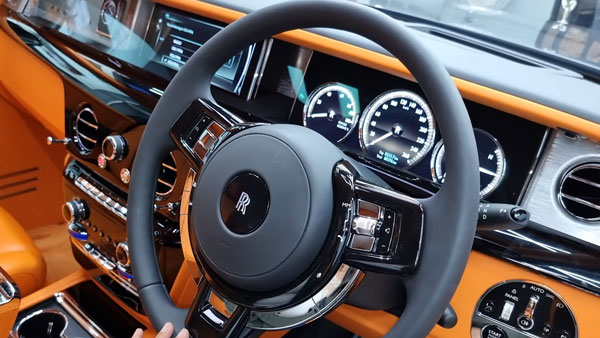 ஹெலிகாப்டரை விட அதிக விலை கொண்ட ரோல்ஸ் ராய்ஸ் பேந்தம்... இவ்ளோ அதிக விலைக்கான காரணம் என்ன? இத உங்களுக்கு யாரும் சொல்ல மாட்டாங்க!