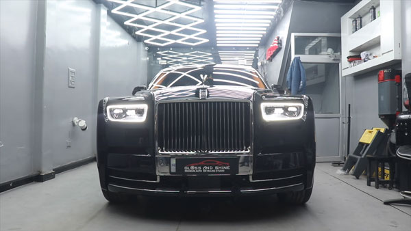 ஹெலிகாப்டரை விட அதிக விலை கொண்ட ரோல்ஸ் ராய்ஸ் பேந்தம்... இவ்ளோ அதிக விலைக்கான காரணம் என்ன? இத உங்களுக்கு யாரும் சொல்ல மாட்டாங்க!