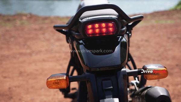 ராயல் என்பீல்டின் புதிய ஸ்க்ராம் 411 பைக் எப்படி உள்ளது? டெஸ்ட் ரைடு ரிவியூ!! ஹிமாலயனுக்கு இணையானதுதானா?