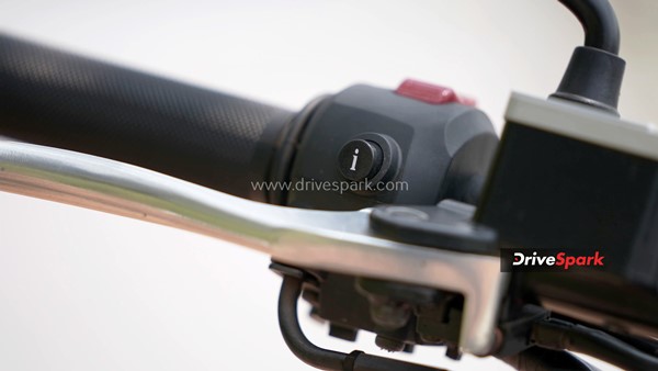 ராயல் என்பீல்டின் புதிய ஸ்க்ராம் 411 பைக் எப்படி உள்ளது? டெஸ்ட் ரைடு ரிவியூ!! ஹிமாலயனுக்கு இணையானதுதானா?