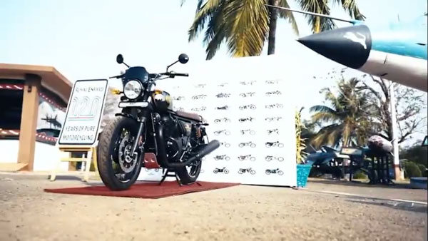 லிமிடெட் எடிசன் ராயல் என்பீல்டு 650 ட்வின்ஸ் பைக்குகளின் டெலிவிரி ஸ்டார்ட்!! செம்ம குஷியில் பிரபலங்கள்!