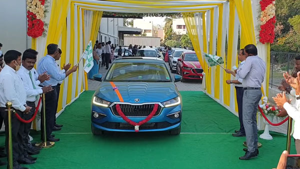 ஒன்றல்ல, இரண்டல்ல மொத்தமாக 50 யூனிட்டுகளை ஒரே நேரத்தில் டெலிவரி கொடுத்த ஸ்கோடா டீலர்! ஸ்லேவியாவிற்கு வரவேற்பு அல்லுது!