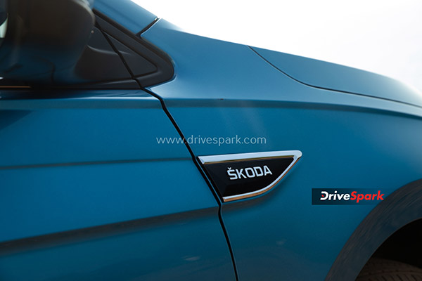 ஸ்கோடா ஸ்லாவியா 1.5 லிட்டர் இந்தியாவில் விற்பனைக்கு அறிமுகம்... செம்ம பவர்ஃபுல்லான செடான்! விலை எவ்ளோ தெரியுமா?