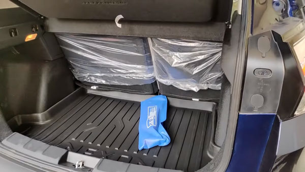 புதிய ராயல் நீல நிறத்தில் டாடா நெக்ஸான்!! கூடுதலாக பல புதிய தொழிற்நுட்ப அம்சங்கள்!