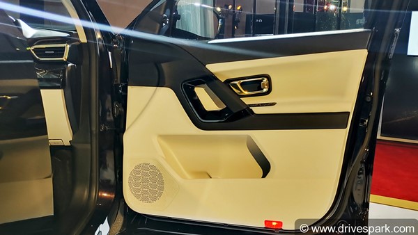 கார்களின் தயாரிப்பு செலவை குறைப்பதற்காக கம்பெனிகள் செய்யும் 4 ட்ரிக்ஸ்... என்னனு தெரிஞ்சா ஆடிப்போயிருவீங்க!