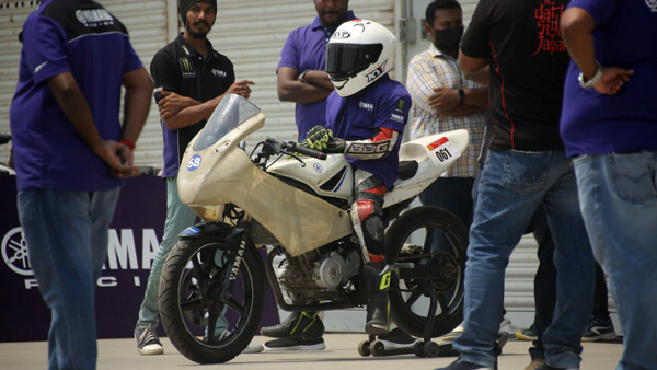 யமஹாவின் அழைப்பை ஏற்று, சென்னை MMRT-யில் சீறி பாய்ந்த நம்மூர் ரேஸர்கள்!! இலவச ‘ட்ராக்-டே’ நிறைவுற்றது!