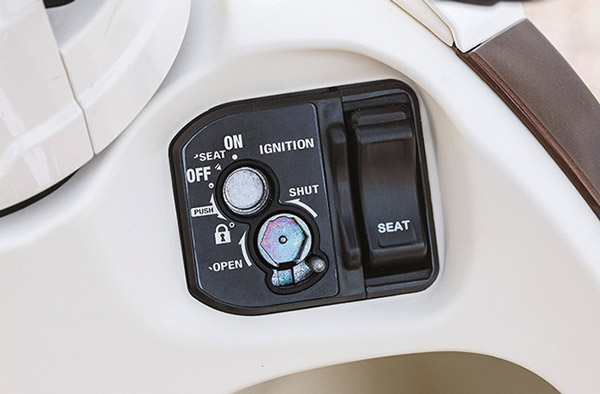 யமஹாவின் 50சிசி ஸ்கூட்டர்... 2022 வினோ!! புதிய நிறத்தேர்வுடன் ஜப்பானில் வெளியீடு!