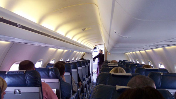 ஏரோப்ளேன்ல சீட் மாறி உட்கார கூடாது... ஏன் தெரியுமா? பைலட்கள் சொல்ற காரணத்தை கேக்கும்போதே அடி வயிறு கலங்குது