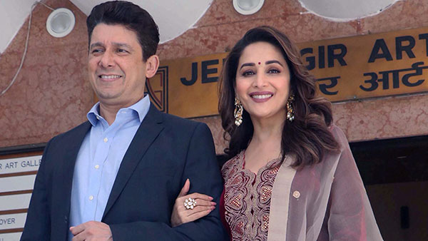 இந்த நடிகையின் கணவர் மிக பெரிய மின்சார கார் பிரியரா இருப்பார் போலிருக்கே... இந்தியாவின் ஃபேமஸான டாடா மின்சார காரை புதுசா வாங்கிட்டாரு!