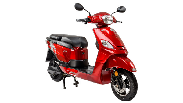 வெளியில இருக்கும்போதுதான் பத்திக்குதுன பாத்தா... கண்டெய்னர்ல இருக்கும்போதுமா... தீயிற்கு இரையாகிய 20 இ-ஸ்கூட்டர்கள்!