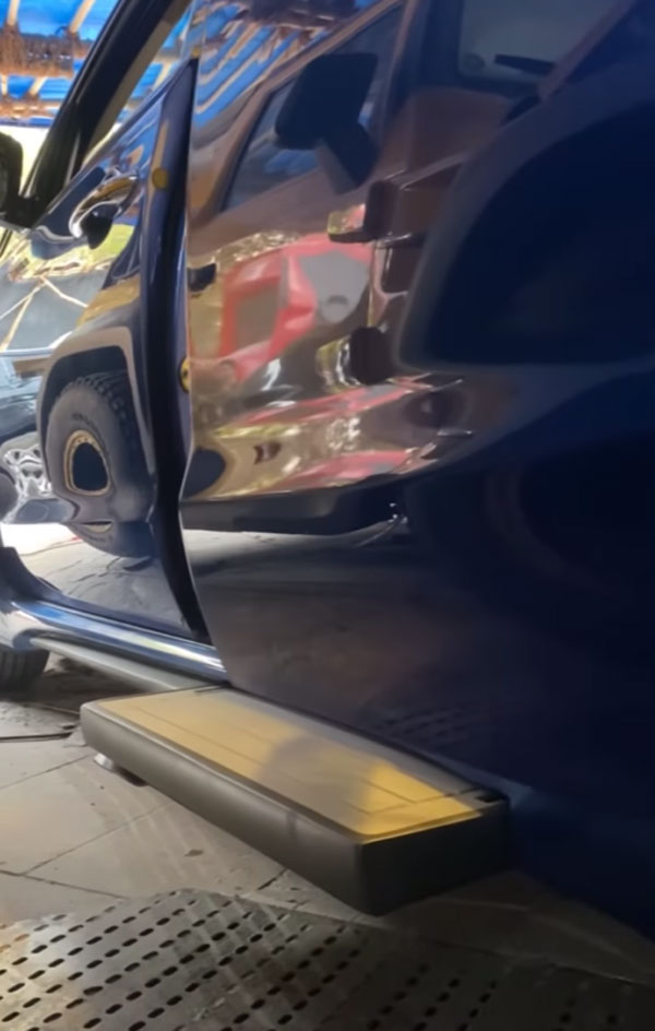 அடேங்கப்பா இப்படியும் ஒரு காரை மாத்த முடியுமா!.. டிசி டிசைன் கை வண்ணத்தில் உல்லாச கப்பலாக மாறிய கியா கார்னிவல்!