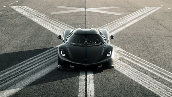 உலகின் அதி-வேக ஹைப்பர் கார் கோனிக்செக் ஜெஸ்கோ அப்சல்யூட் வெளியீடு... மணிக்கு 531 கிமீ வேகத்தில் பறக்கும்!