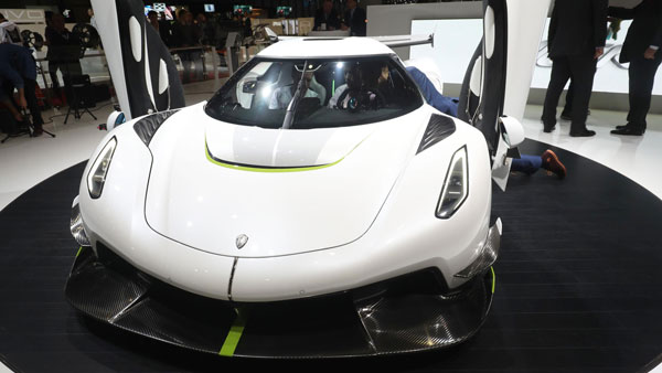 உலகின் அதி-வேக ஹைப்பர் கார் கோனிக்செக் ஜெஸ்கோ அப்சல்யூட் வெளியீடு... மணிக்கு 531 கிமீ வேகத்தில் பறக்கும்!