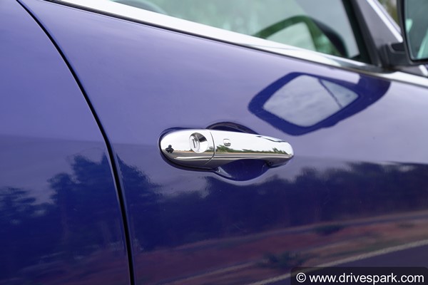 உங்க கார்ல இந்த வசதிகள் இருந்தால் இப்படியெல்லாம் பிரச்னைகள் வருமா? கஷ்டப்பட்ட காசு வீணா போயிரும்!