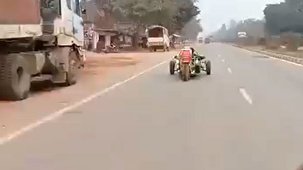 பாலை டெலிவரி கொடுப்பதற்காக பால்காரரே உருவாக்கிய வினோத வாகனம்! பாக்க எஃப்1 ரேஸ் வாகனம் மாதிரி இருக்கு!