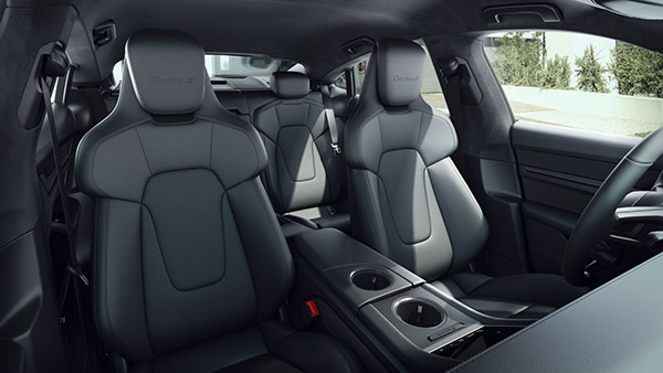 ஸ்பைடர் மேன் பட ஹீரோ வாங்கிய சூப்பரான கார்... படத்துல நூல விட்டு பறந்த மாதிரி சாலையில இந்த காரு மூலம் பறக்க திட்டமிட்டிருக்காரு போல!