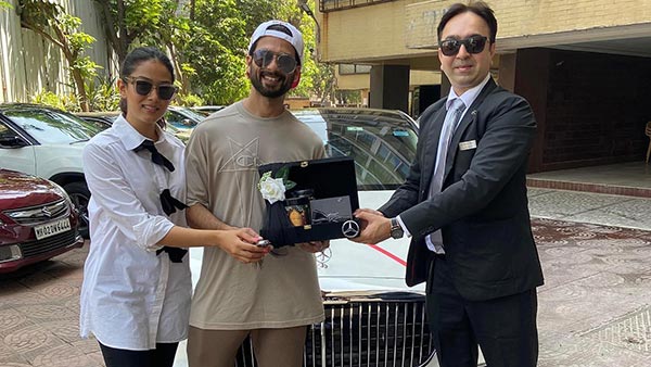 உல்லாச கப்பல் போன்ற சொகுசு காரை வாங்கிய பிரபல மனிதர்... விலையை கேட்டதும் கிறுகிறுன்னு வருது!