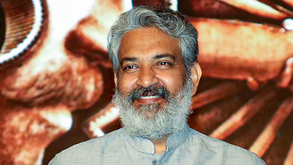 இதெல்லாம் அவருக்கு சாதாரணம்... வால்வோ காரை வாங்கிய பிரம்மாண்ட இயக்குனர் ராஜமௌலி... விலை எவ்ளோனு தெரியுமா?