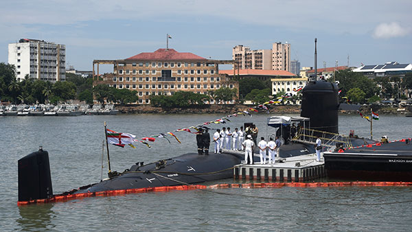 பக்கத்துலயே இருக்கும்... ஆனா எதிரிகளின் கண்ணுல மாட்டாது... நீர்மூழ்கி கப்பல்களில் கையாளப்படும் தந்திரம்!