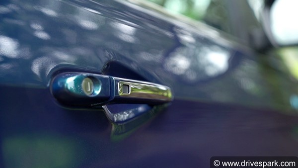 உங்க கார்ல இந்த வசதிகள் இருந்தால் இப்படியெல்லாம் பிரச்னைகள் வருமா? கஷ்டப்பட்ட காசு வீணா போயிரும்!