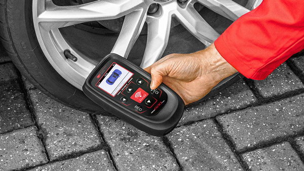 காரில் இந்த மஞ்சள் கலர் லைட் திடீரென எரிந்தால் என்ன அர்த்தம் தெரியுமா? இவ்ளோ நாளா இது தெரியாம போச்சே!