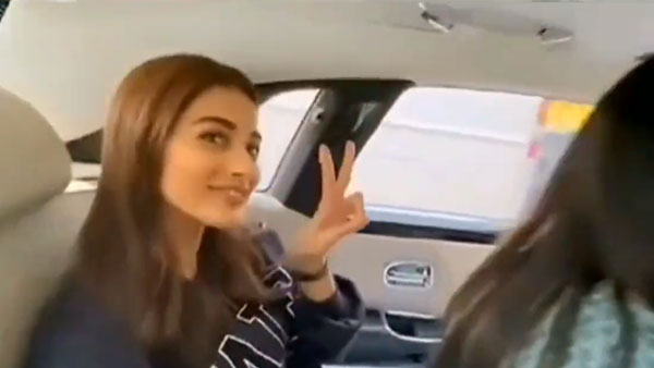 விஜய் தனது பீஸ்ட் பட குழுவை ஒரு ரவுண்டு கூட்டி போன ரோல்ஸ் ராய்ஸ் காரோட விலை இவ்வளவா... தலையே சுத்துது!!