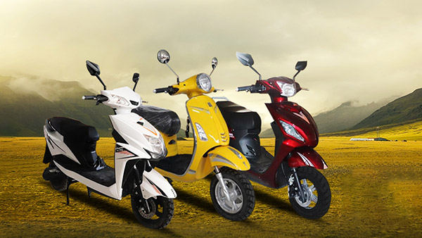 ஒரே நேரத்தில் 3 மின்சார ஸ்கூட்டர்களை அறிமுகப்படுத்திய இந்திய நிறுவனம்... மூனுமே வேற லெவல்! விலை எவ்வளவு தெரியுமா?