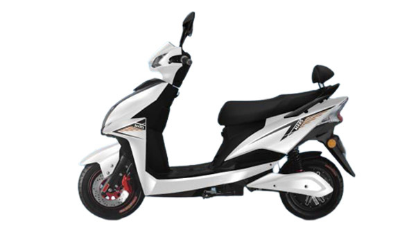 ஒரே நேரத்தில் 3 மின்சார ஸ்கூட்டர்களை அறிமுகப்படுத்திய இந்திய நிறுவனம்... மூனுமே வேற லெவல்! விலை எவ்வளவு தெரியுமா?