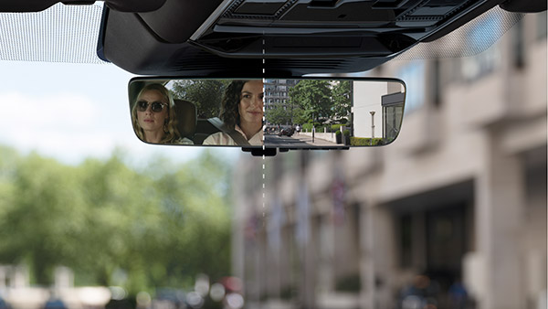 2022 ரேஞ்ஜ் ரோவர் ஸ்போர்ட் என்ன விலையில் விற்பனைக்கு வரும்?.. சொகுசு வாகன பிரியர்களுக்கு விருந்தளிக்கும் தகவல் வெளியீடு!