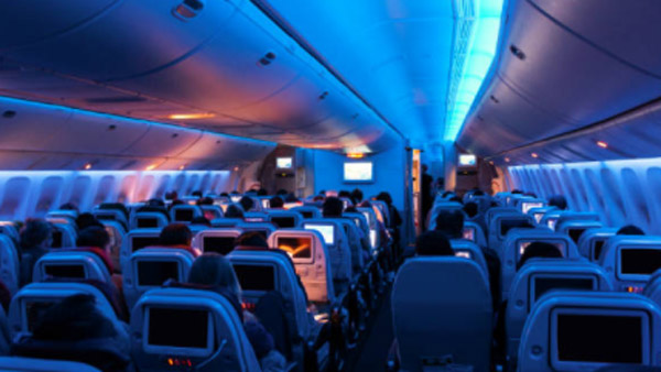 வீல் சேரில் இருப்பவர்களுக்கு விமான பயணம் சாத்தியமா ? மாற்றுத் திறனாளிக்கு விமான நிலையங்களில் இருக்கும் வசதிகள் இது தான் . . .