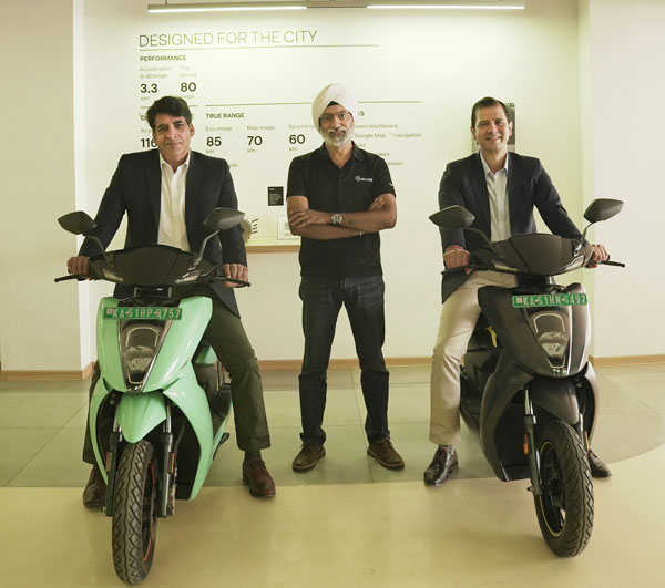 சென்னை ஏத்தர் டீலர்ஷிப் மையத்தில் தீ விபத்து!! ஸ்கூட்டர்கள் எரிந்து நாசம்!