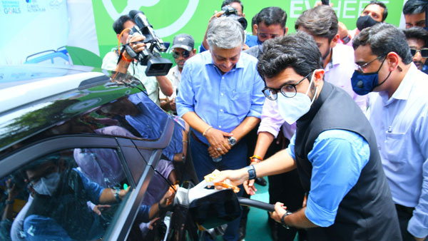 பயோ கேஸால் இயங்கும் மின்வாகன சார்ஜிங் மையம்... இத்தனை யூனிட் மின்சாரத்தை இதல உருவாக்க முடியுமா?