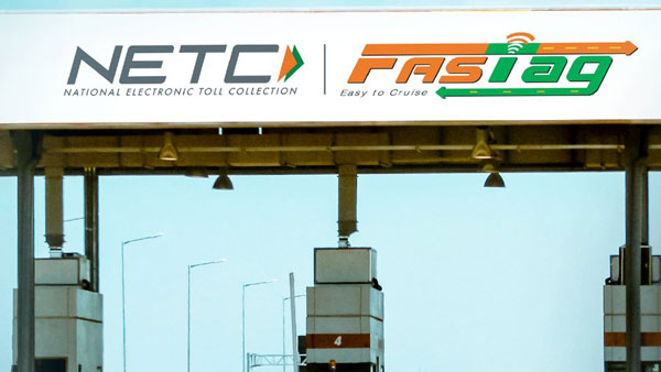 டோல் வரி வசூலிக்க ஃபாஸ்ட்டேக்கிற்கு பதில் புதிய சிஸ்டம்... இதுக்காகவா மக்களை அவசரகதியா மாத்தினாங்க!