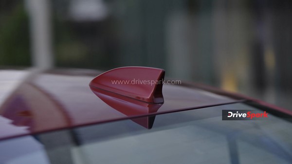 லிட்டருக்கு 26.5 கிமீ மைலேஜ் தரும் ஹோண்டா சிட்டி அறிமுகம்... பெட்ரோல் விக்குற விலைக்கு இப்படி ஒரு காருதாங்க தேவை!