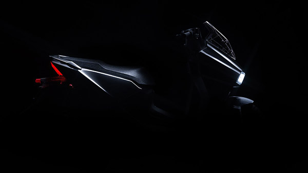 ஆச்சரியமா இருக்கே... இந்த எலெக்ட்ரிக் ஸ்கூட்டர் 300 கிமீ பயணிக்குமா! இது மட்டுமா டிஎஃப்டி திரை, க்ரூஸ் கன்ட்ரோல் அம்சங்களும் அதுல கொடுத்திருக்காங்க!