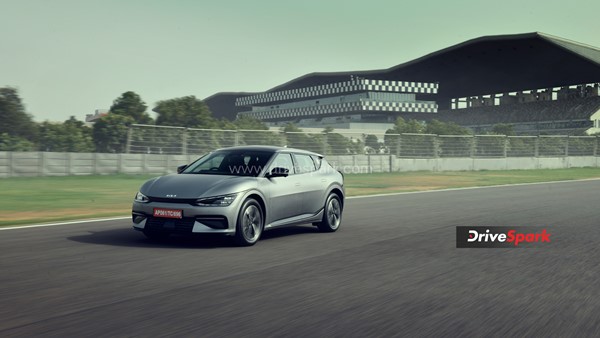 முழு சார்ஜில் 528 கி.மீ பயணிக்கும் கியா இவி6 கார் எப்படி இருக்கிறது ? - ரிவியூ