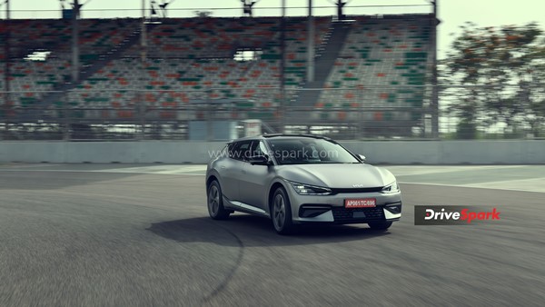 முழு சார்ஜில் 528 கி.மீ பயணிக்கும் கியா இவி6 கார் எப்படி இருக்கிறது ? - ரிவியூ