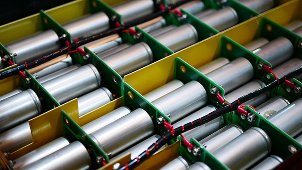 எலெக்ட்ரிக் வாகனங்களுக்கு பேட்டரி தட்டுப்பாடு வரப்போகிறதா? உருவாகிறது புதிய தலைவலி