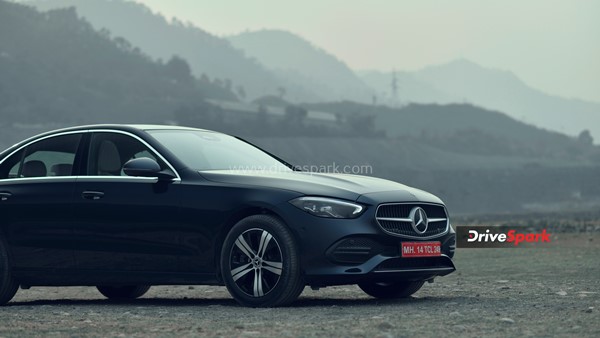 அடேங்கப்பா இந்த பென்ஸ் காரில் இவ்வளவு வசதிகள் இருக்கிறதா? - மெர்சிடிஸ் பென்ஸ் சி கிளாஸ் ரிவியூ 